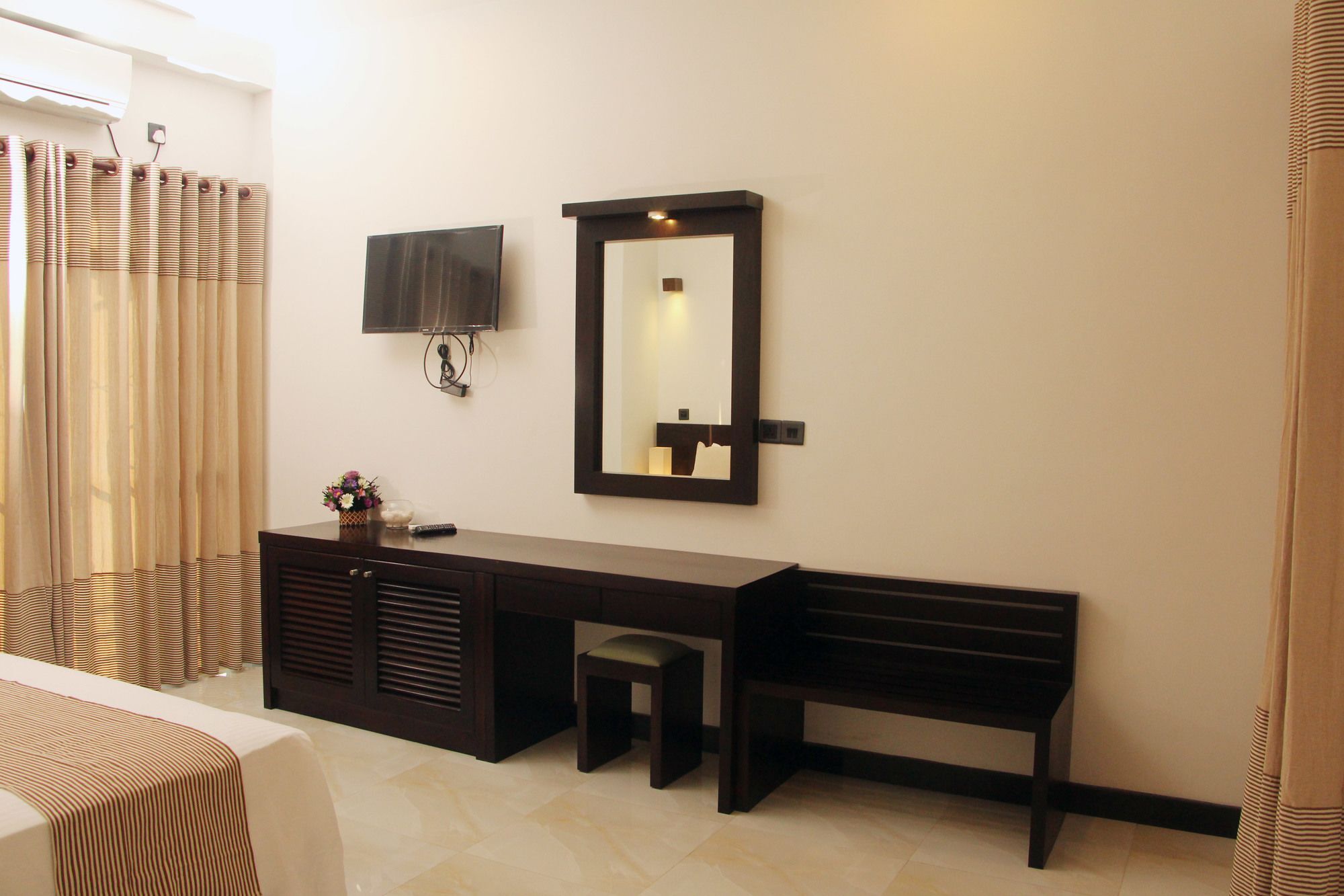 Ruth Resort Negombo
