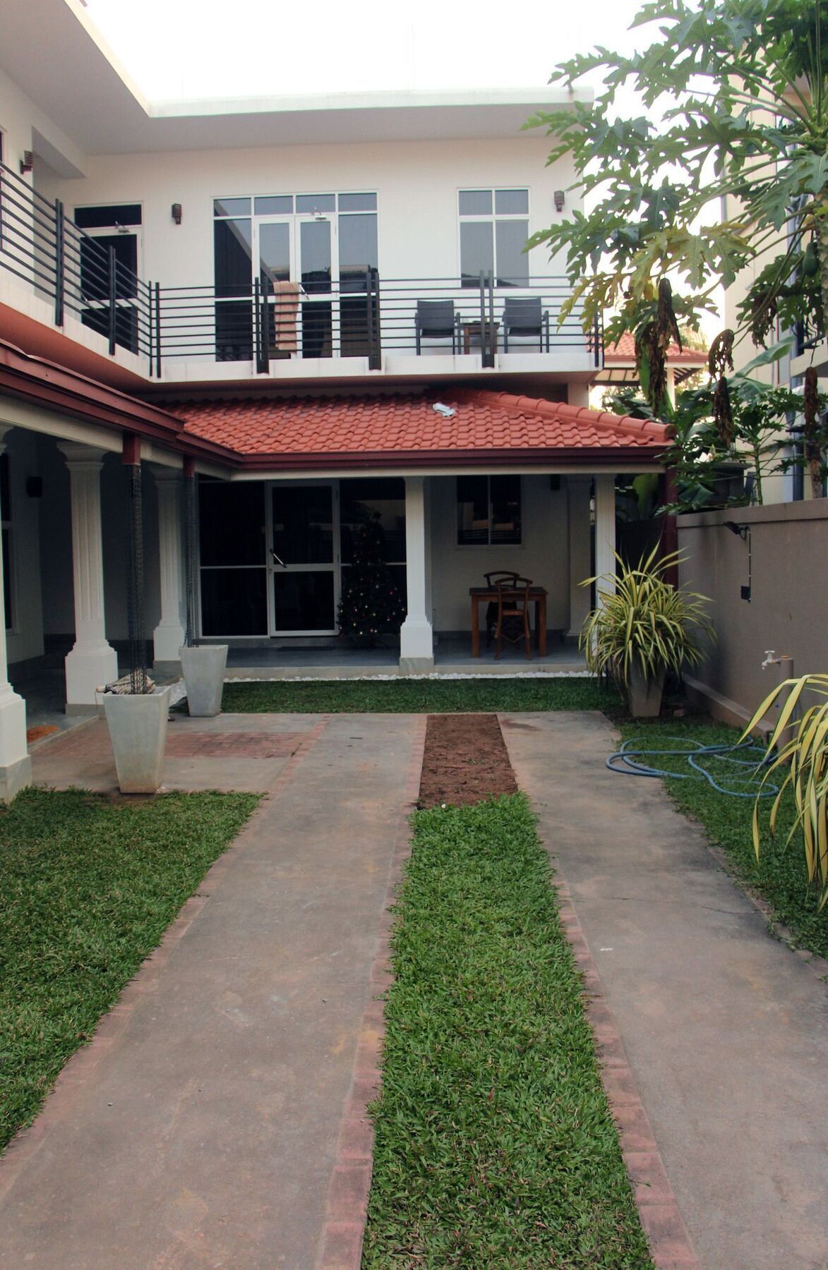 Ruth 3* Negombo